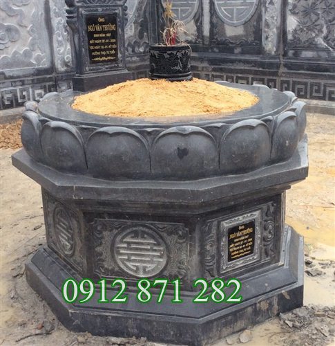 Mộ hình tròn bằng đá