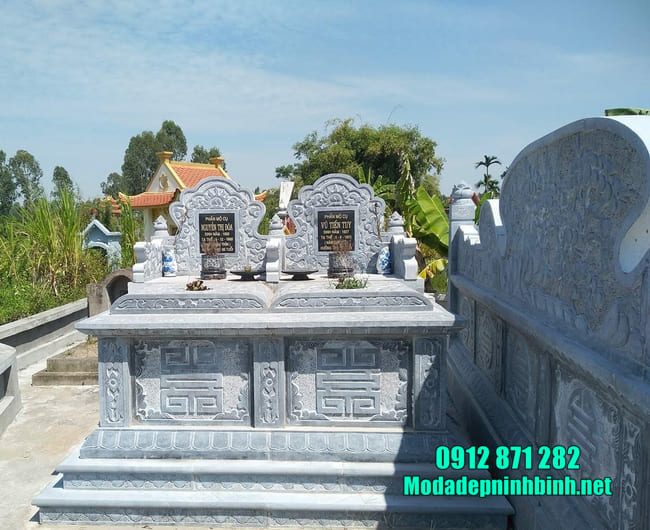mẫu mộ đá đôi tại Ninh Thuận