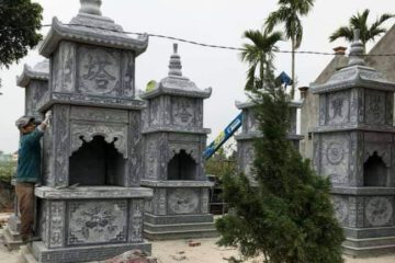 mộ đá hình tháp tại Vĩnh Long