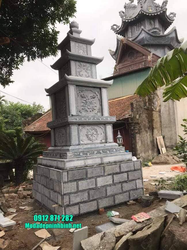 mộ tháp bằng đá tại Đồng Nai